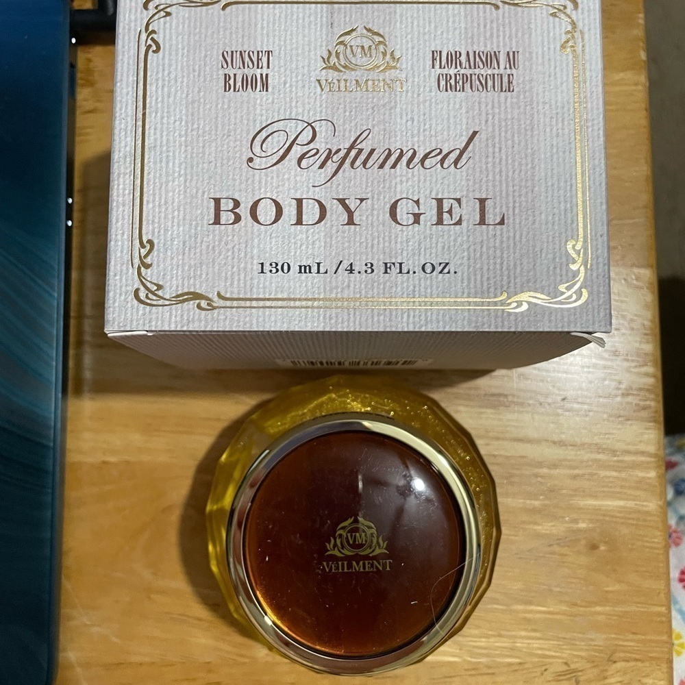 💫 GLITTER BODY GEL Sunset Bloom Scent Veilment Avon Sets Retro Style HUGE - Picture 5 of 5